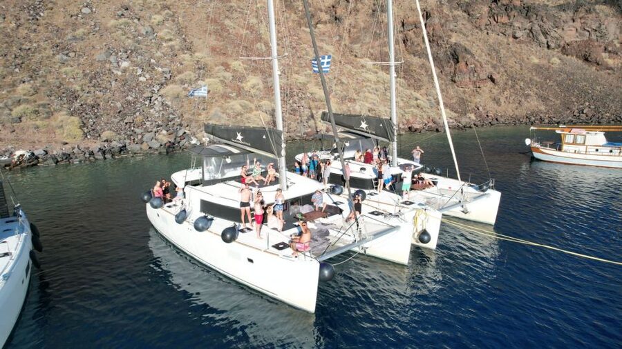 Santorini Catamaran Cruise with Swimming, Meal and Open Bar - The Palea Kameni hot springs stop