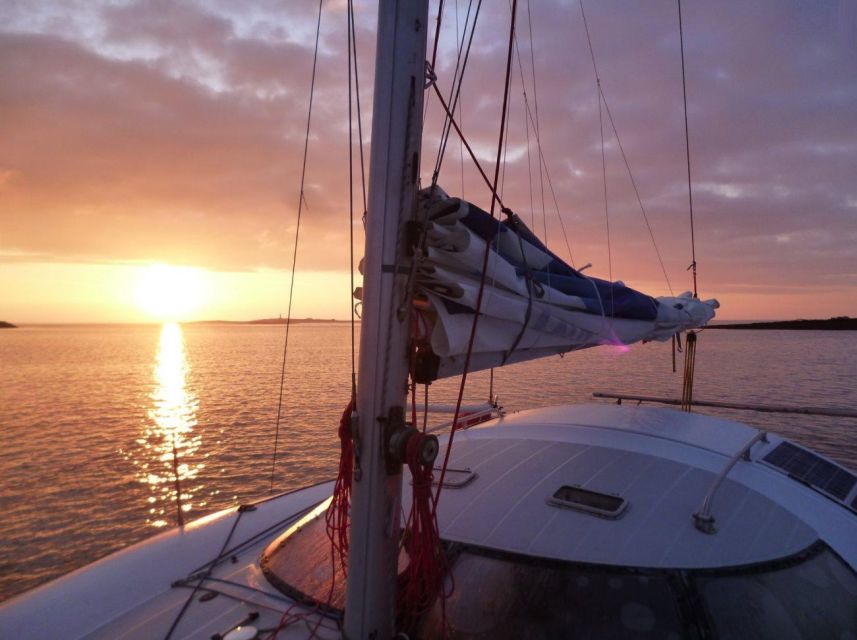 Santorini:Catamaran: private cruise with food & drinks - Who should book this cruise