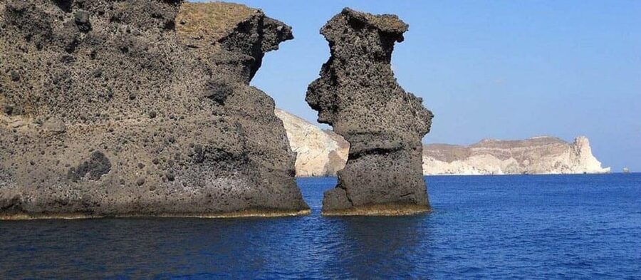 Santorini:Cruises with Catamaran around the Volcanic Island. - Key points to know before you book