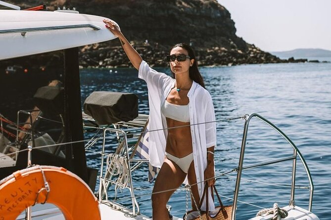 Santorini Oia: Private Sunset Catamaran Cruise with BBQ & Drinks - What the private catamaran format really changes