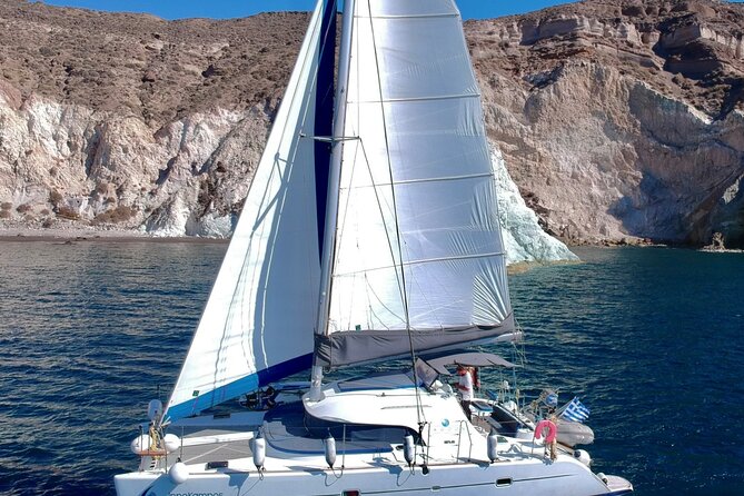 Santorini: Premium Small-Group Catamaran Cruise with Food/Drinks - Why a catamaran is a smart way to see Santorini