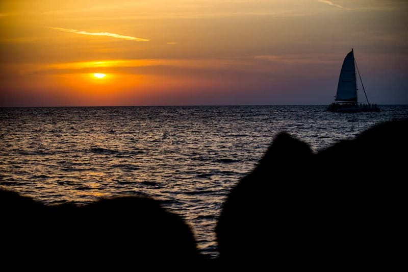 Santorini: Private Catamaran Cruise with BBQ Meal and Drinks - Lunch on the shaded sun deck