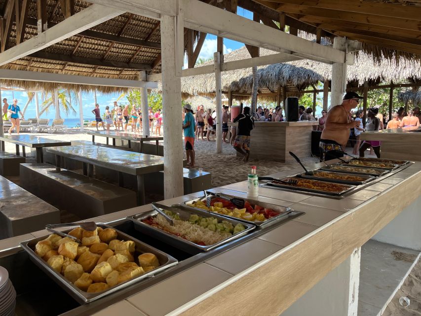 Saona Exclusive Catamaran – Small Group Experience - The Natural Pool and its starfish