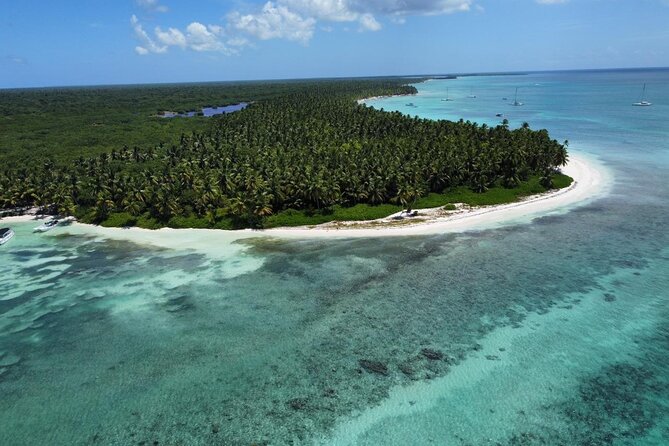 Saona Island: Full-day Catamaran Tour - Small Group - Catuano snorkeling and the first water stop