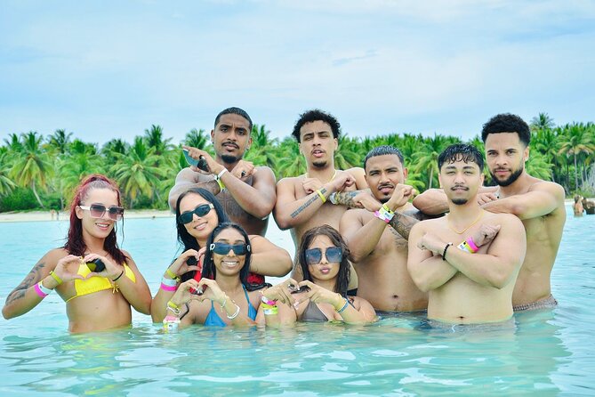 Saona Island Full Day Excursion from Punta Cana + Catamaran Party - Language and group organization