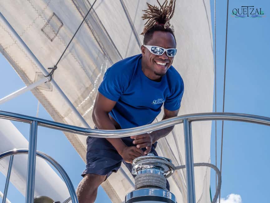 Saona island - Small group tour - Luxury catamaran - Sailing the Quetzal toward Catuano