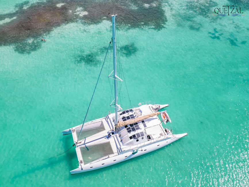 Saona island - Small group tour - Luxury catamaran - The morning pickup and boarding at Bayahibe