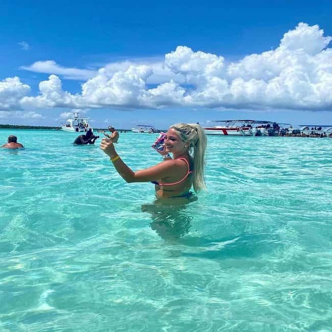 Saona Island Tour All Inclusive Speedboat and Catamaran - The natural pool and its starfish