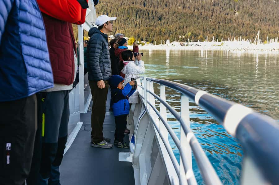 Seward: Kenai Fjords National Park Catamaran Cruise w/Lunch - The crew makes a real difference