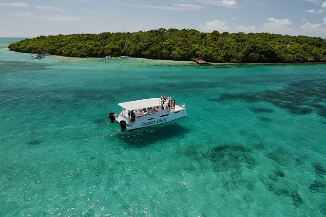 SouthEast Lagoon Discovery on shared basis on a Power Catamaran - Lighthouse views and the southeast lagoon
