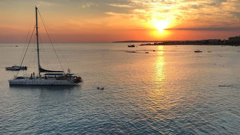 Sunny Beach: Sunset Catamaran Cruise with Dinner & Prosecco - Practical tips for a better evening