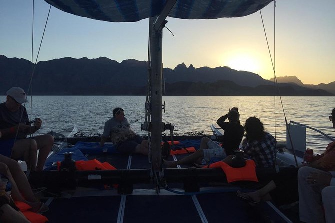 Sunset Appetizers & Open Bar Catamaran Cruise - Who should book this Loreto catamaran cruise?