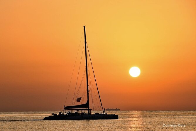 Sunset in Dénia from the Catamaran Mundo Marino - Key points to know before you sail