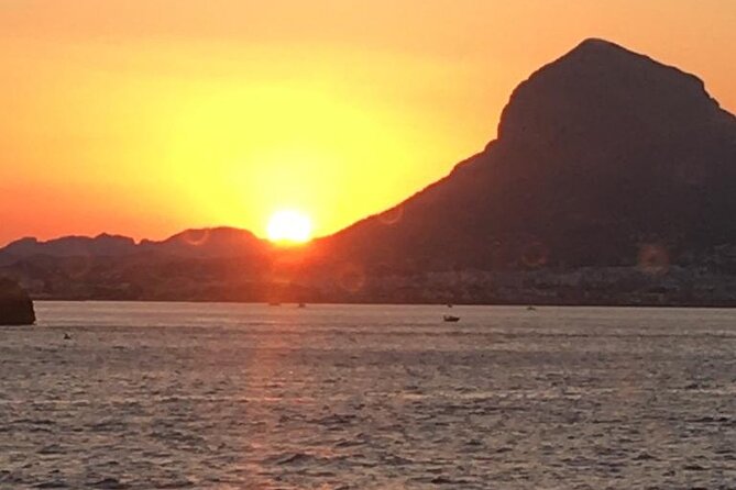 Sunset in Dénia from the Catamaran Mundo Marino - Who will enjoy this Dénia sunset cruise?