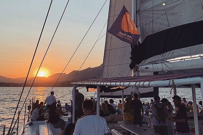 Sunset in Valencia from the Catamaran Mundo Marino - Key points to know before you book