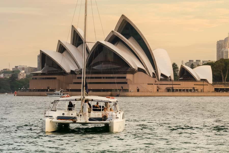 Sydney Harbour: Sunset Catamaran Cruise - The Opera House, Harbour Bridge, and Darling Harbour loop