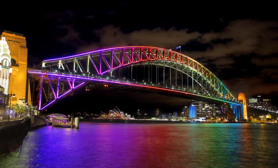 Sydney: Premium Catamaran Vivid Cruise with Welcome Drink - Key points at a glance