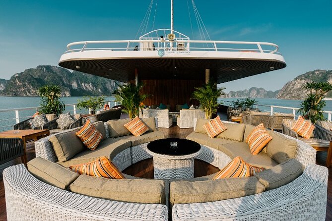 The Catamaran - Luxury Full Day Cruise To Halong Bay & Lan Ha Bay - Lunch while the boat moves through Halong Bay