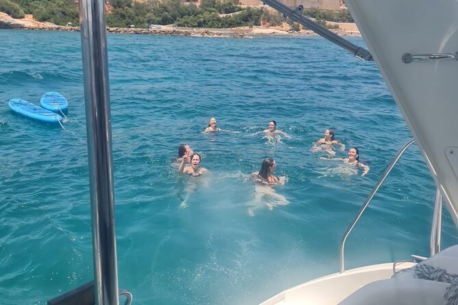 Torrevieja Adventure Tour with the Catamaran Apaelo - Comfort details that matter on a short cruise