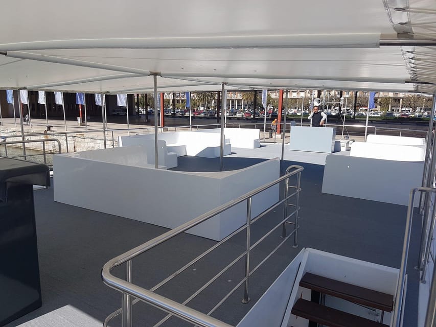 Valencia: Catamaran Cruise, Paella Lunch and Swim Stop - What lunch is really like onboard