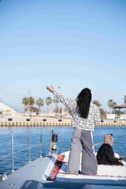 Valencia: Catamaran Party Boat with Lunch - Music, dancing, and the party mood