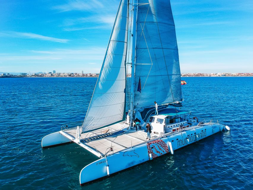 Valencia: Sailing Catamaran Cruise with Sunset Option and DJ - What the DJ option changes
