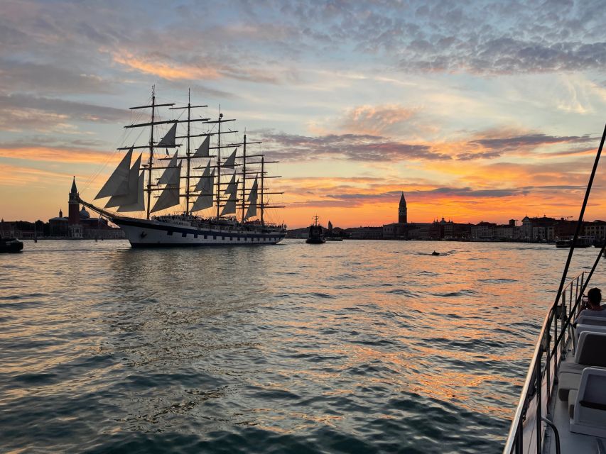 Venice: Night Catamaran Cruise of the Lagoon - Finding the catamaran at Riva dei Sette Martiri