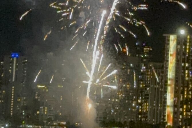 Waikiki Beach Catamaran Friday Night Fireworks Tour - The fireworks stop at Hilton Hawaiian Village