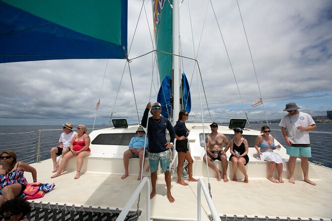 Waikiki Catamaran Snorkel Sail with Lunch: Turtles Guaranteed - What the Crew Adds to the Day