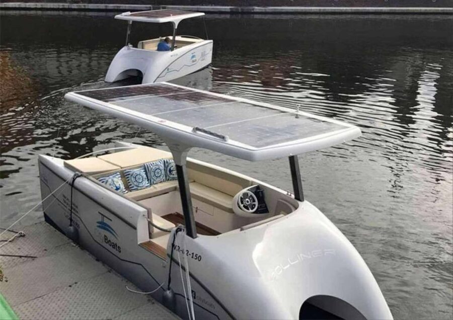 Wroclaw: City Walk and Cruise by Luxury Solar Catamaran - The Fencer Fountain and the curious student story