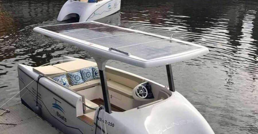 Wroclaw: City Walk and Cruise by Luxury Solar Catamaran - University of Wroclaw and the Baroque garden