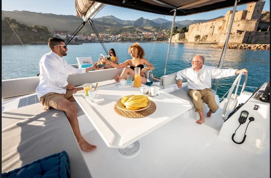 Yacht catamaran trip to the Lavezzi Islands - Who should book this sailing day